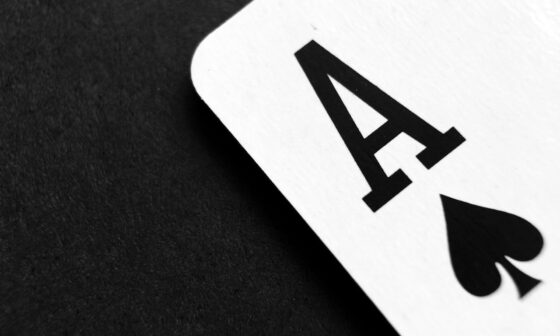 De beroemdste kaartspellen ter wereld: geschiedenis, spelmechanieken en waarom ze actueel blijven